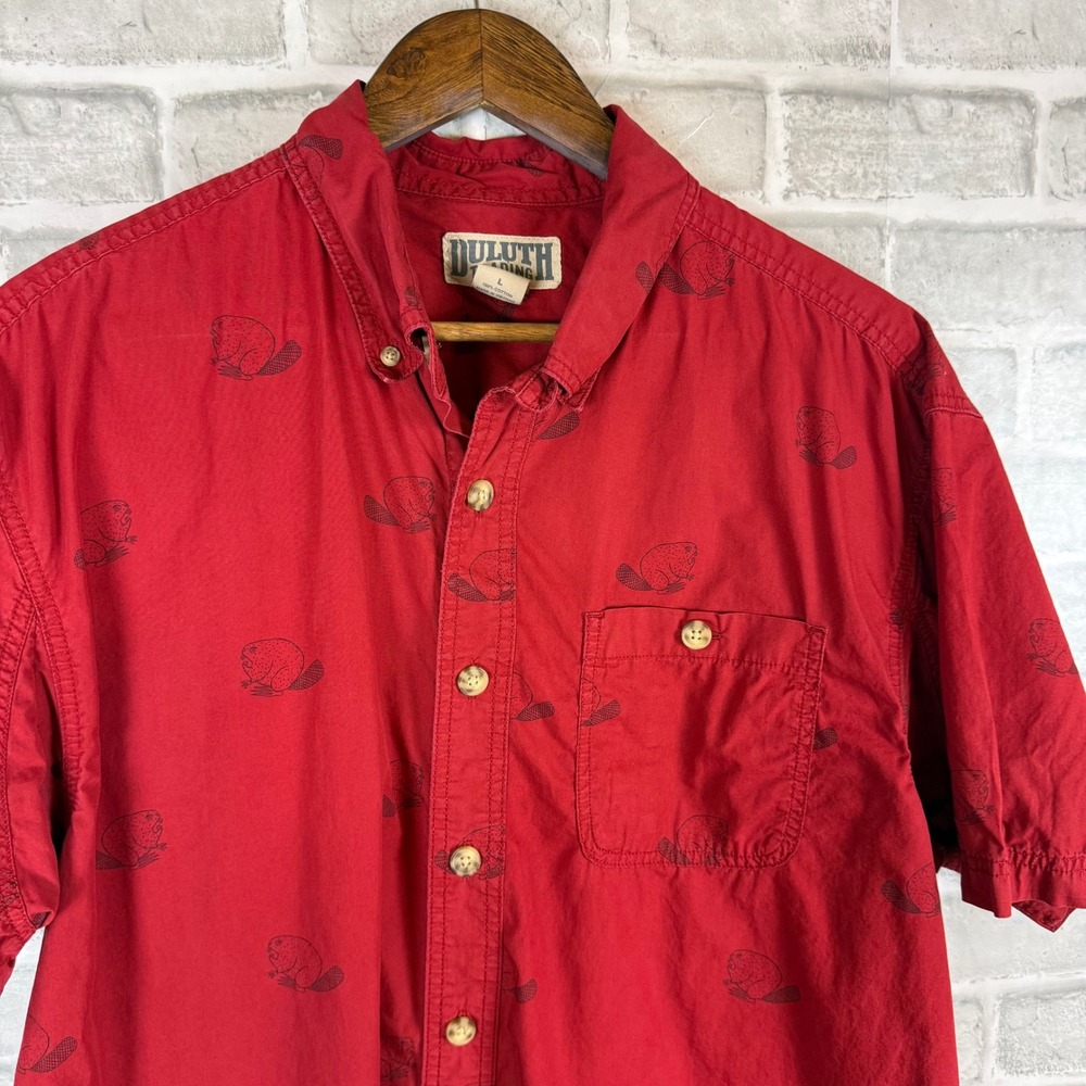 Duluth Trading Co Mens Red Beaver Print Short Sleeve Button Down Shirt Large